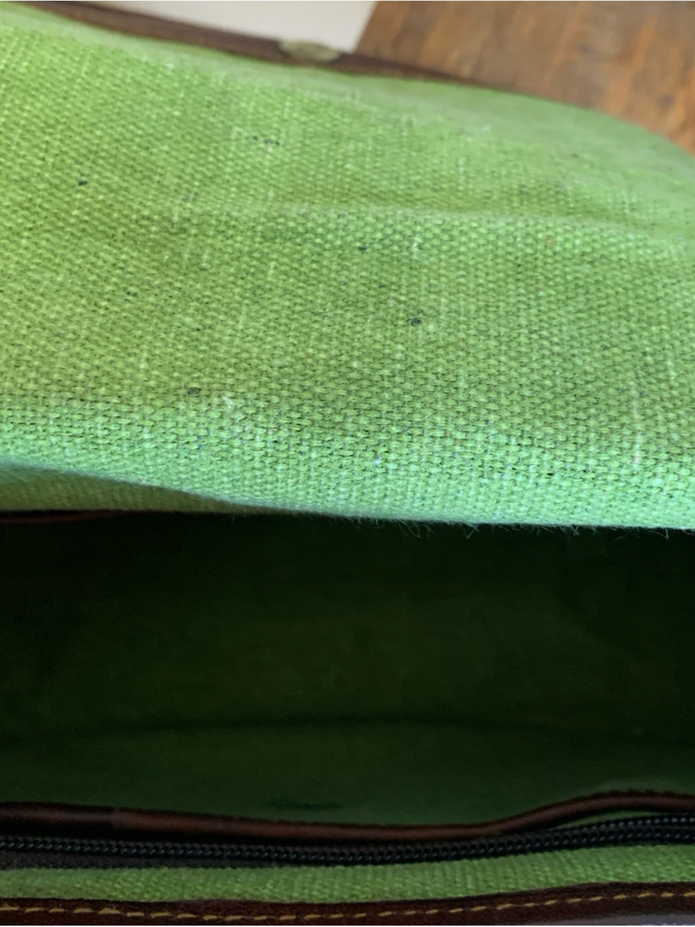 Vtg Waxed Leather Messenger Bag Crossbody Green Canvas Interior Brass Hardware - Picture 9 of 9
